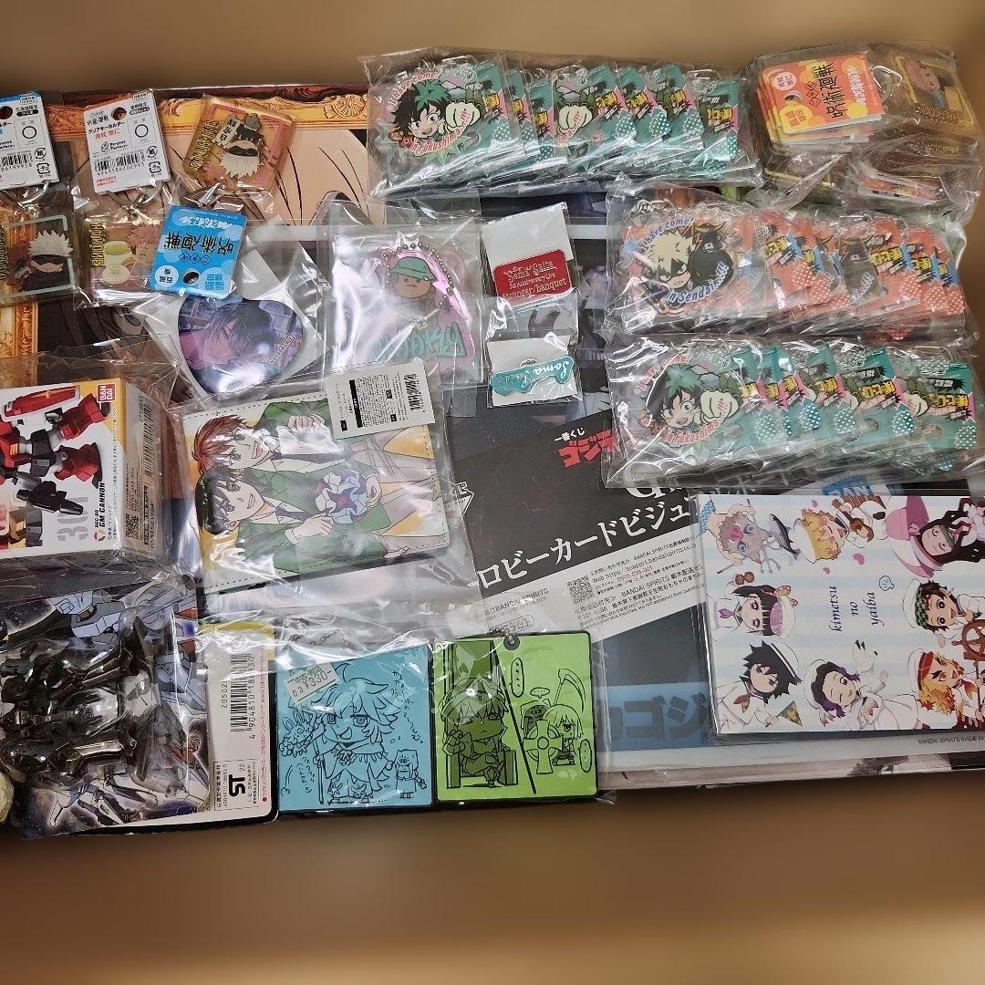 ノンジャンル　アニメグッズ　まとめ売り 550個程度