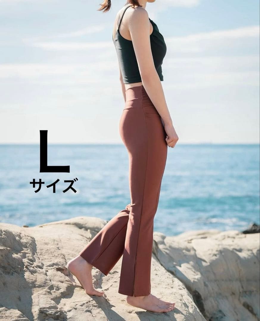 新品タグ付　【SUKALA】 スリットフィットレギンス Ｌサイズ