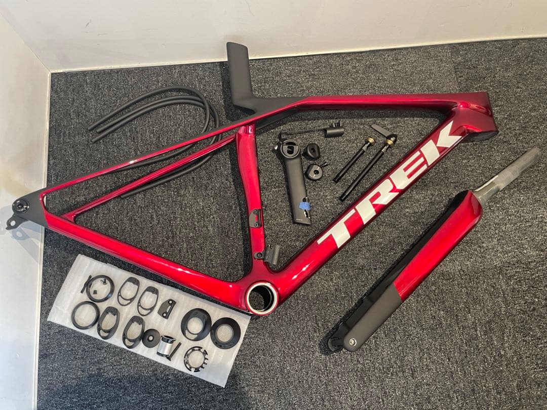 TREK Madone SL GEN8 フレームセット XS 未使用新品