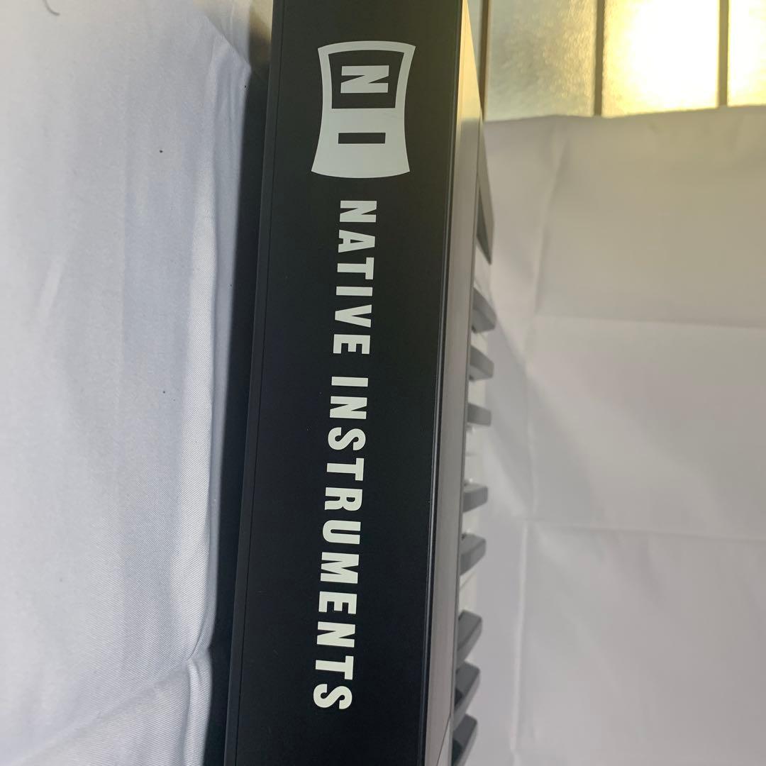 KOMPLETE KONTROL S61 MIDIキーボード MK1