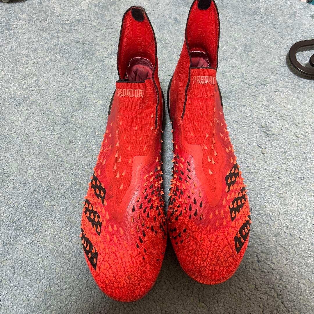 プレデター　サッカー　スパイク　adidas デーモンスキン　デーモン