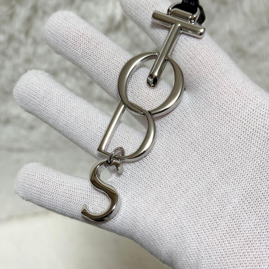 【未使用級】TOD'S アルファベット　バッグチャーム　キーホルダー