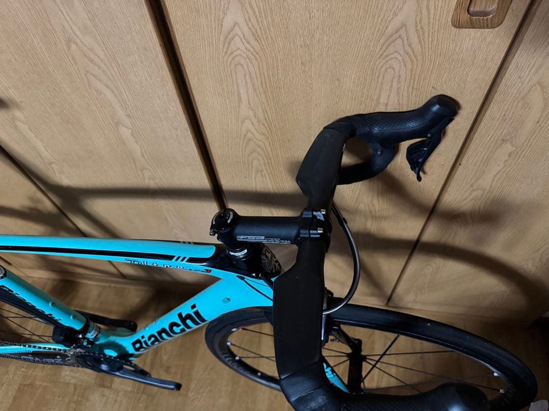 レース仕様！BIANCHI OLTRE XR3 Di2 レーシングゼロカーボン