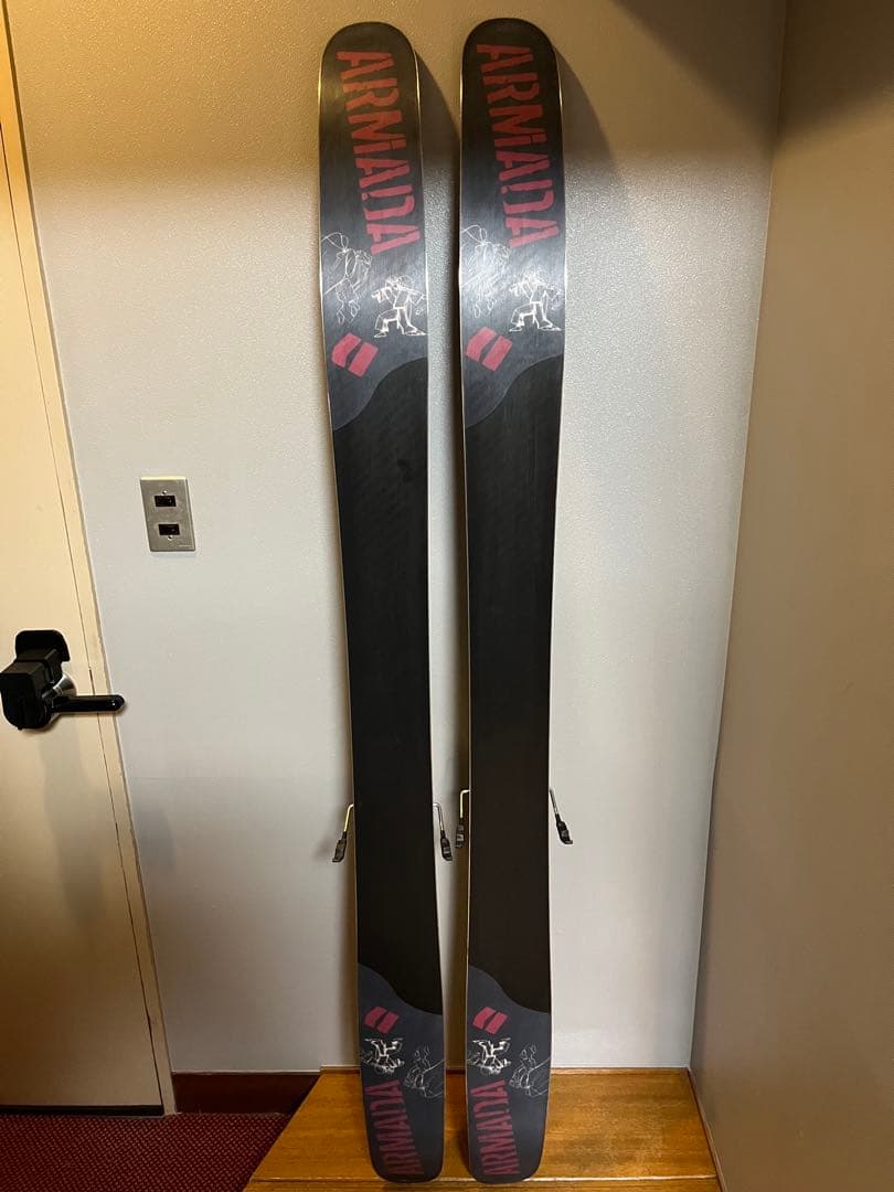 スキー板　Armada JJ 175cm