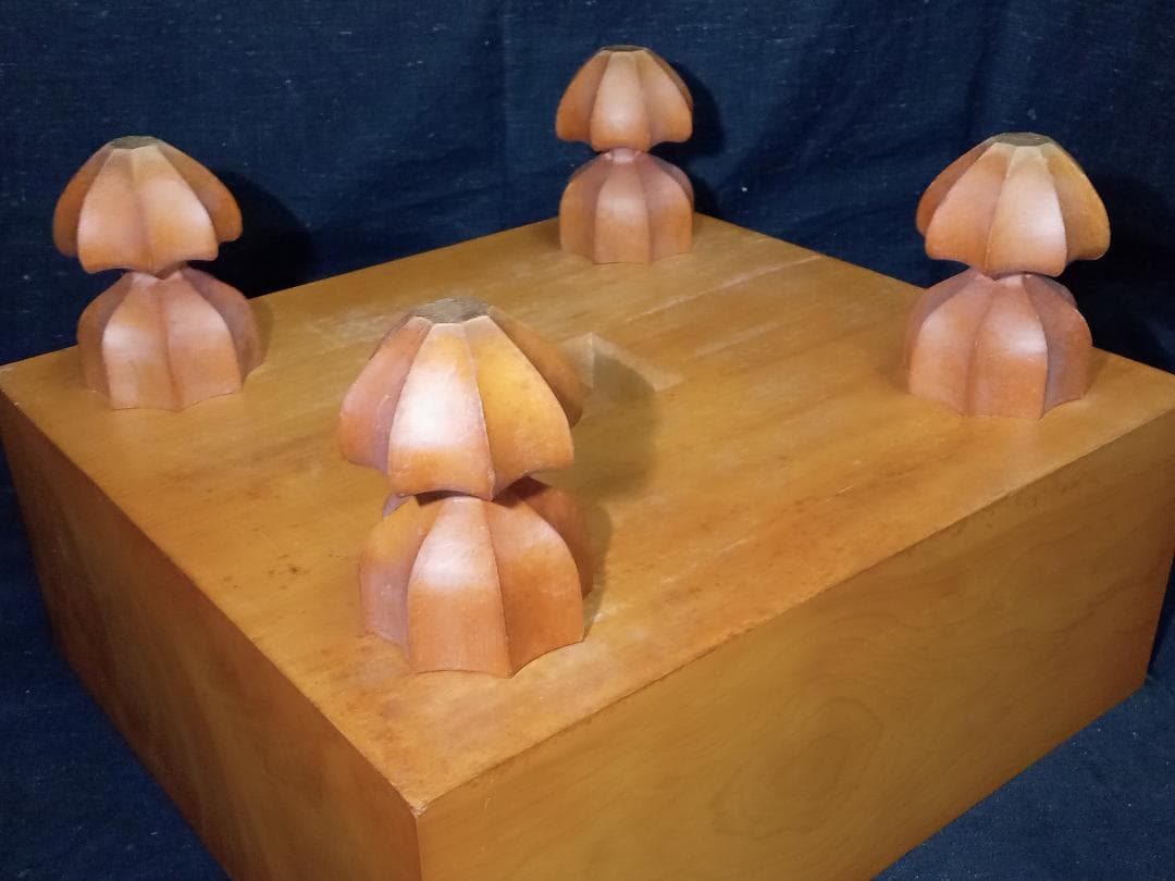 C*g様 足付き碁盤 6.25寸 厚さ18.8㎝ 天地柾 桐箱付 M1441 脚