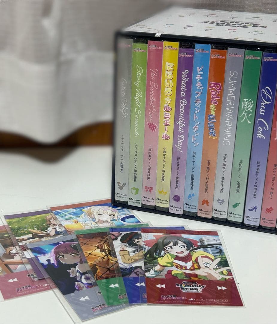 虹ヶ咲 NIJIGAKU Monthly Songs♪ 12枚収納CDボックス