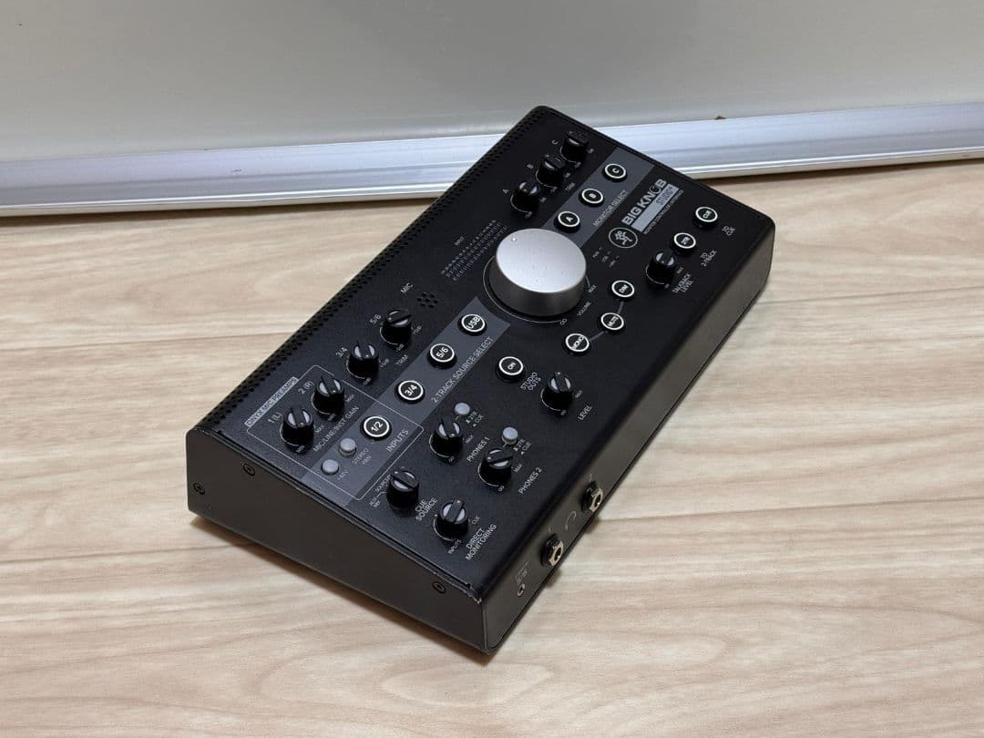 BIG KNOB STUDIO 2 オーディオインターフェイス