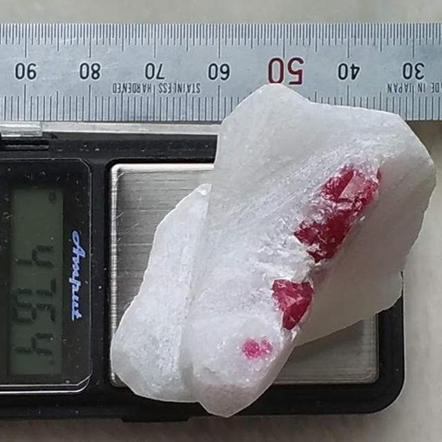 47.64g　スピネル　母岩付き　原石　ミャンマー産　鉱物標本