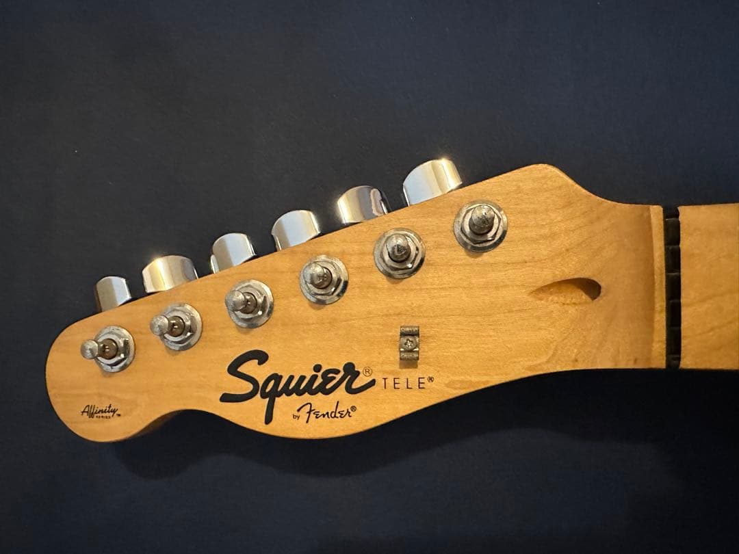 左利き用　Squier by Fender スクワイヤー　フェンダー