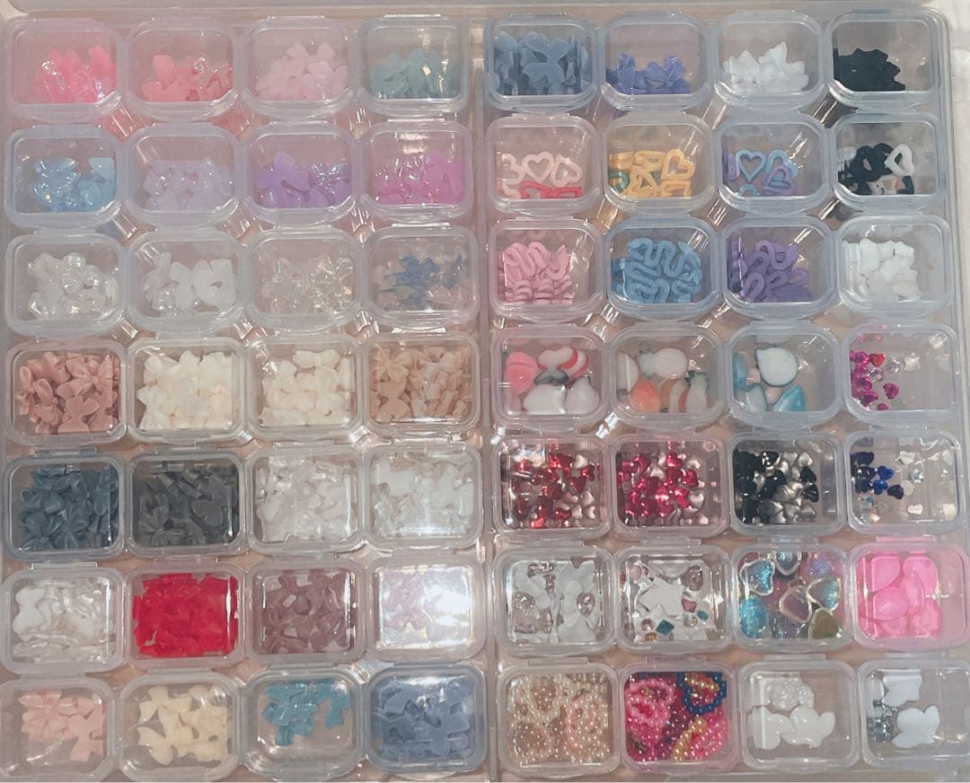 ネイルパーツ　まとめ売り　大量　デコパーツ　キラキラ　ビジュー　キャラクター