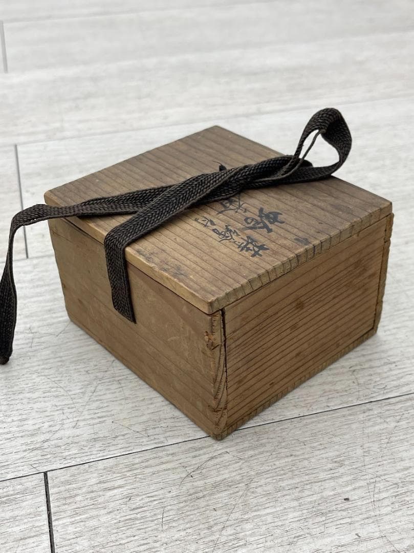 未使用 蛤 香合 蒔絵付 茶道具 内金 共箱 波 松 鳥 抹香 練香