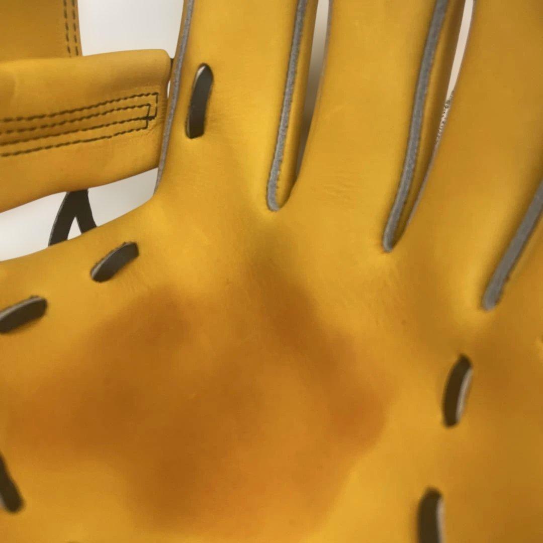 レア Under Armour TWIL イエローグローブ 内野手 袋付き