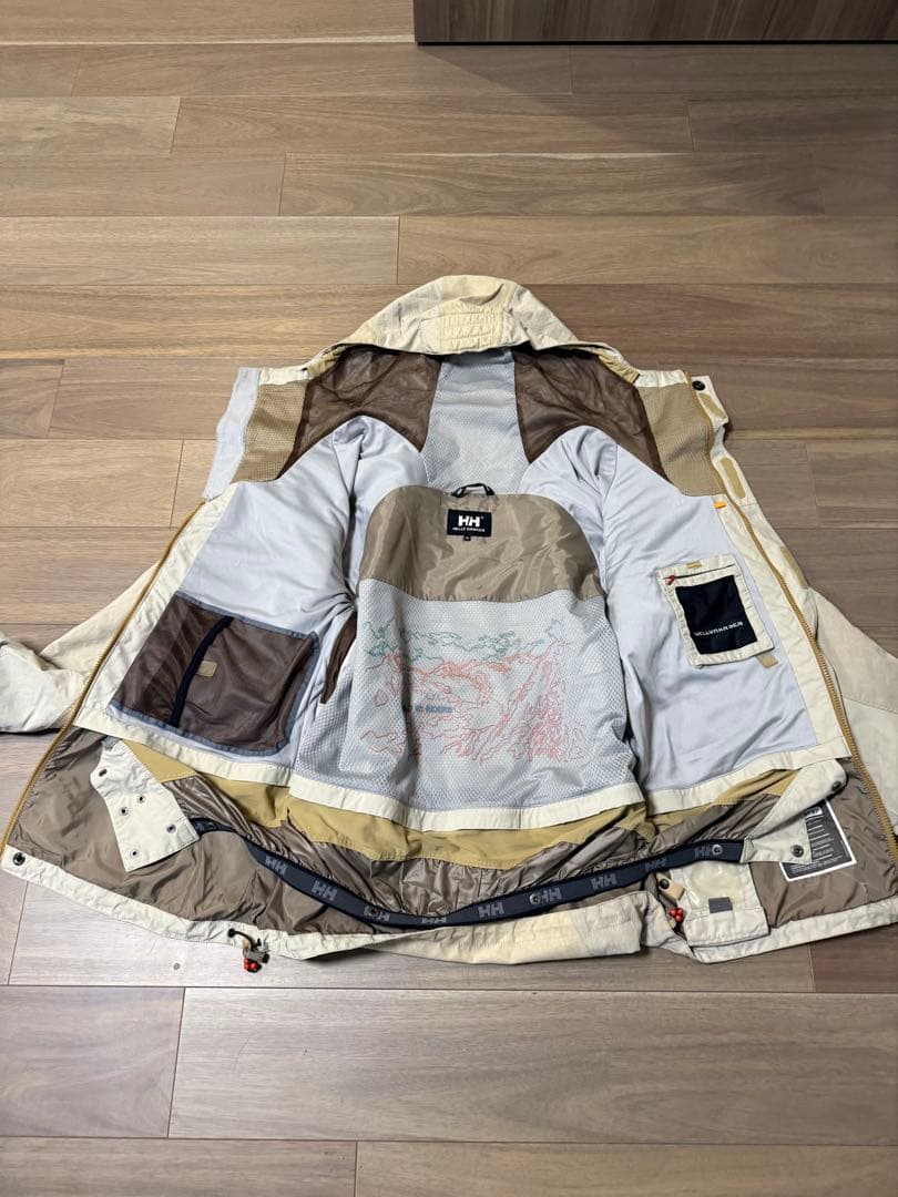 Helly Hansen ベージュ スノーボードジャケット