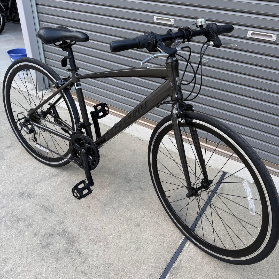 み*ー様 ほぼ新品　クロスバイク　ロードバイク　自転車　700c 黒色　大阪南部