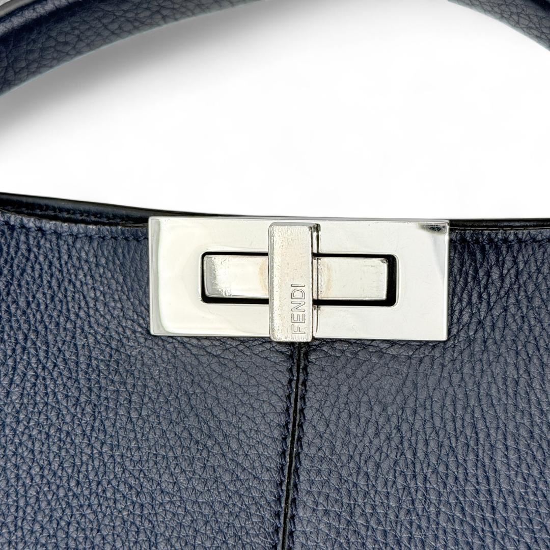 M6147 フェンディ ピーカブー アイシーユー 2WAYショルダーバッグ