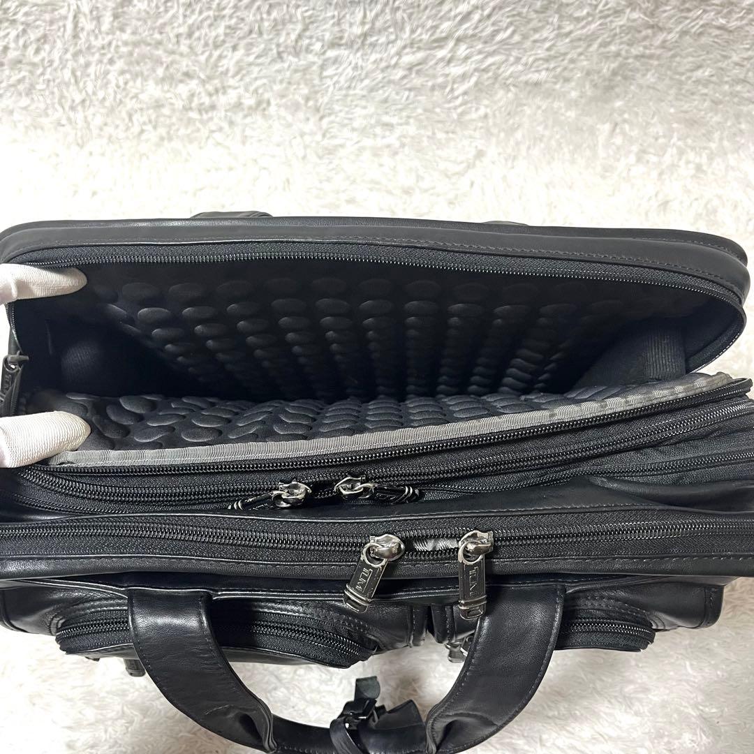 ✨希少✨TUMI T-Pass 3層式 オールレザー ビジネスバッグ ポーチ付き