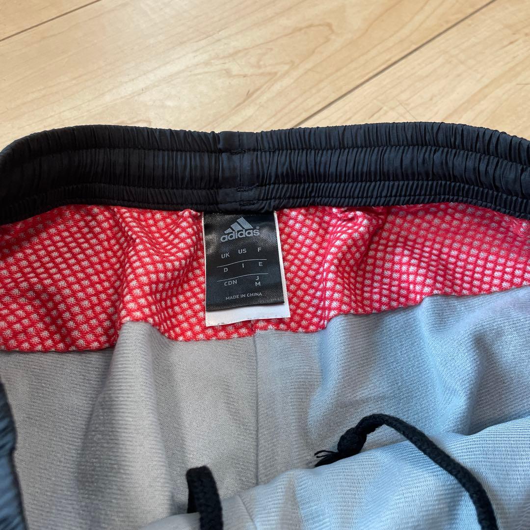 アディダス adidas ウインドブレーカー 上　下2セット。34