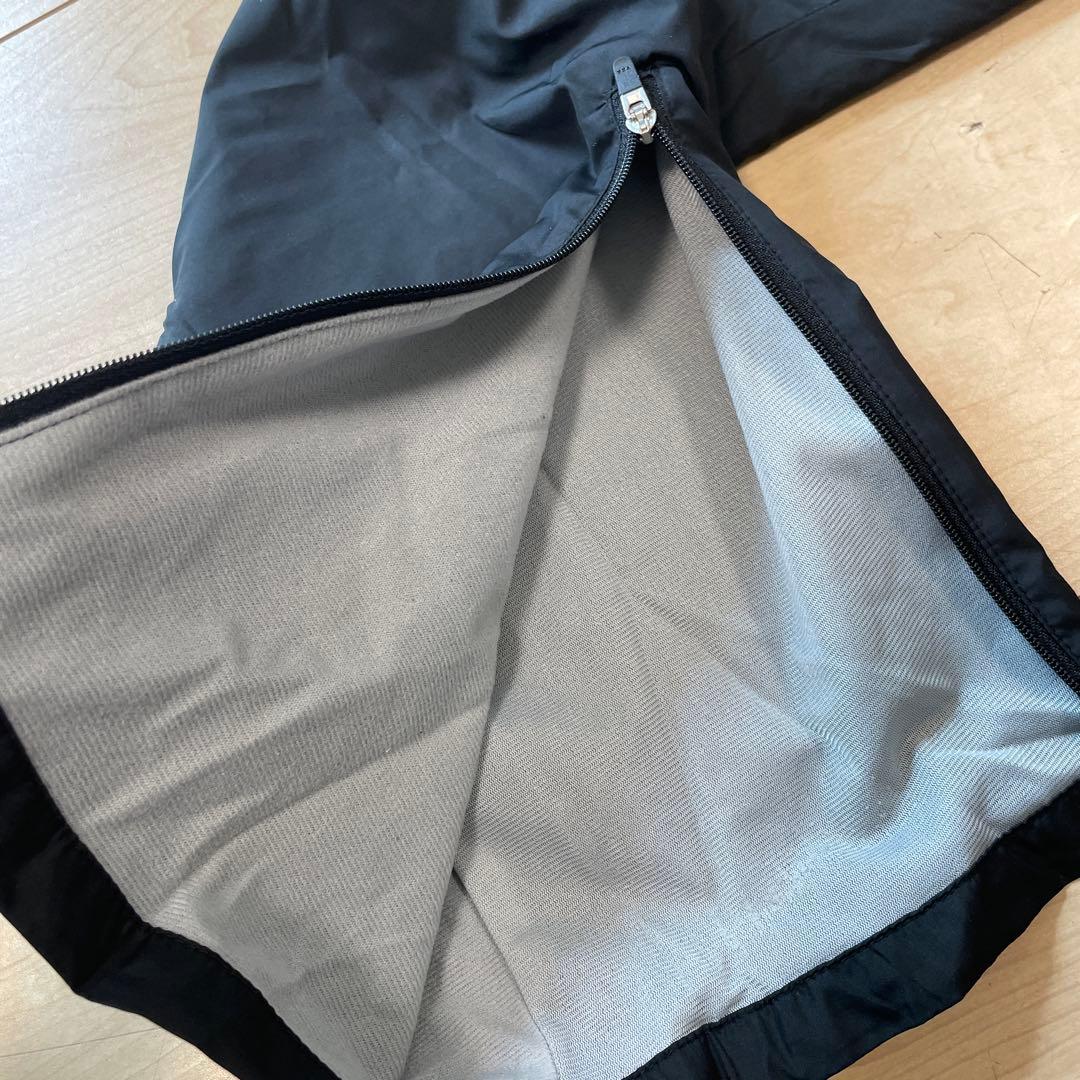 アディダス adidas ウインドブレーカー 上　下2セット。34