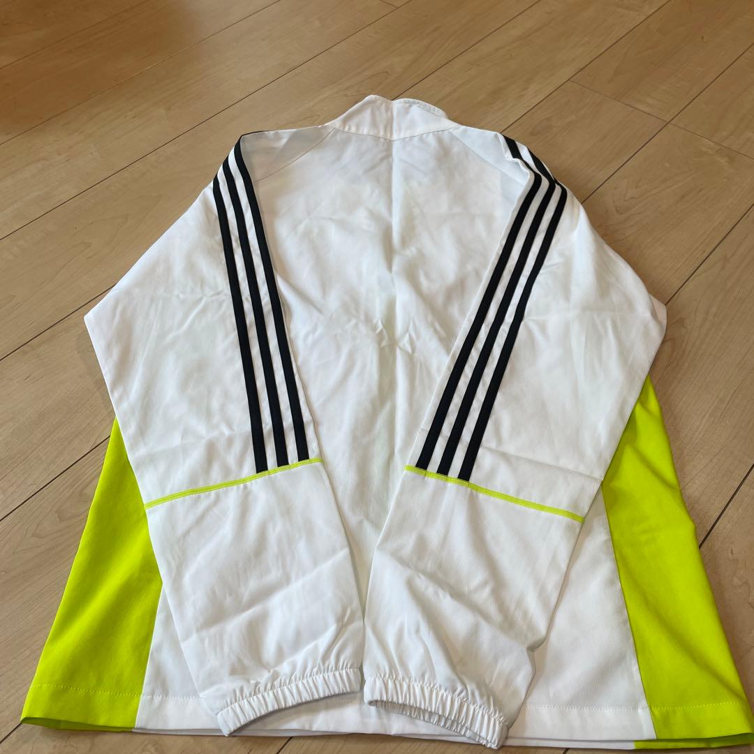 アディダス adidas ウインドブレーカー 上　下2セット。34