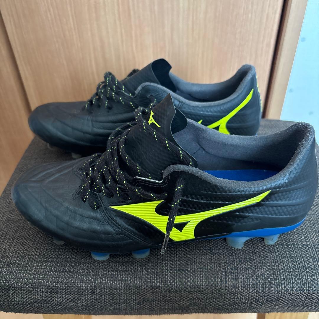 Mizuno Rebula サッカーシューズ ブラック/イエロー
