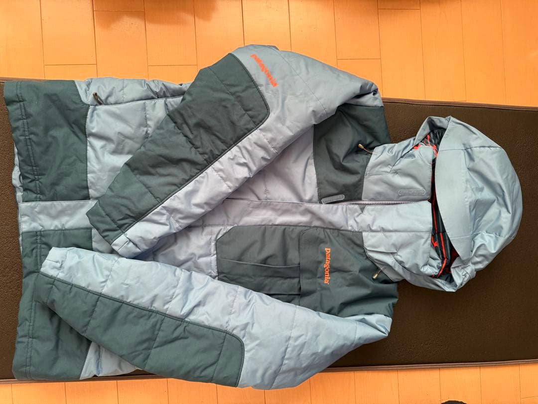値下げ　patagoia スキー・スノボウェア 中綿入り 青緑