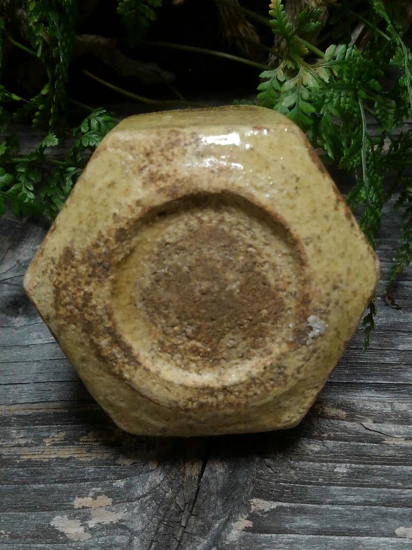 ♥美濃焼　黄瀬戸　ぐい飲み　桐箱付き　骨董品　ぐい吞み