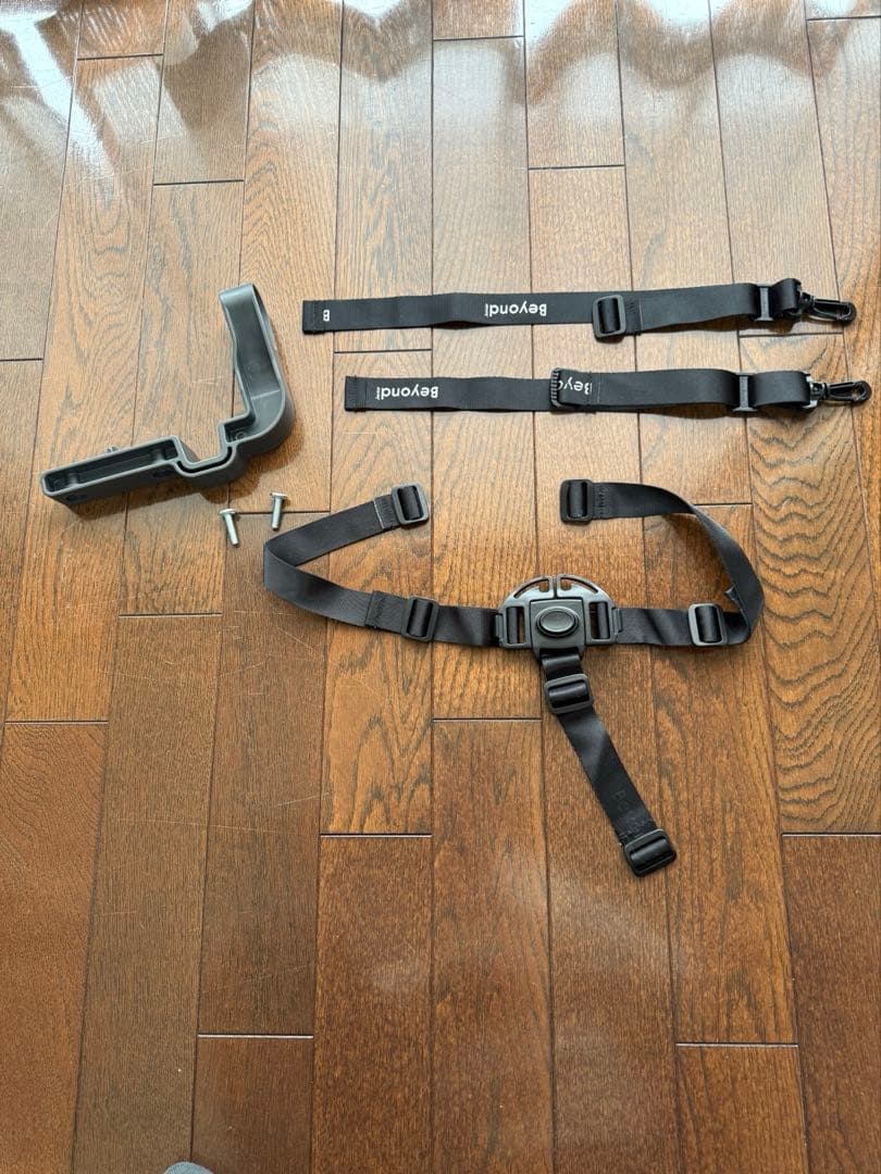 ビヨンドジュニア　ハイチェア　マホガニー　オリーブ