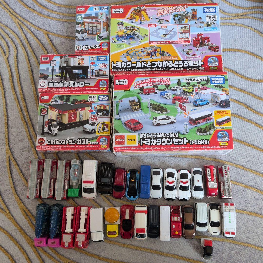 トミカタウンセット その他まとめ売り トミカ31台付き