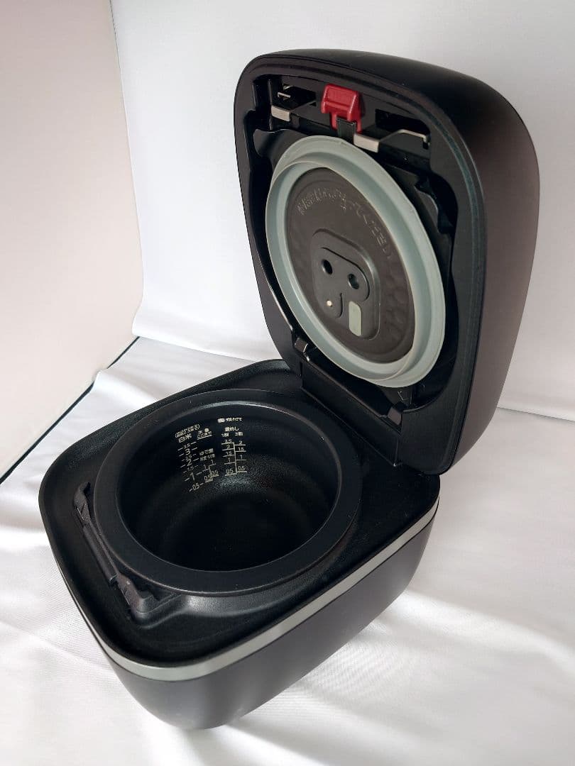 中古　TIGER土鍋圧力IH炊飯ジャー「炊きたて」JPJ-A060　3.5合炊き