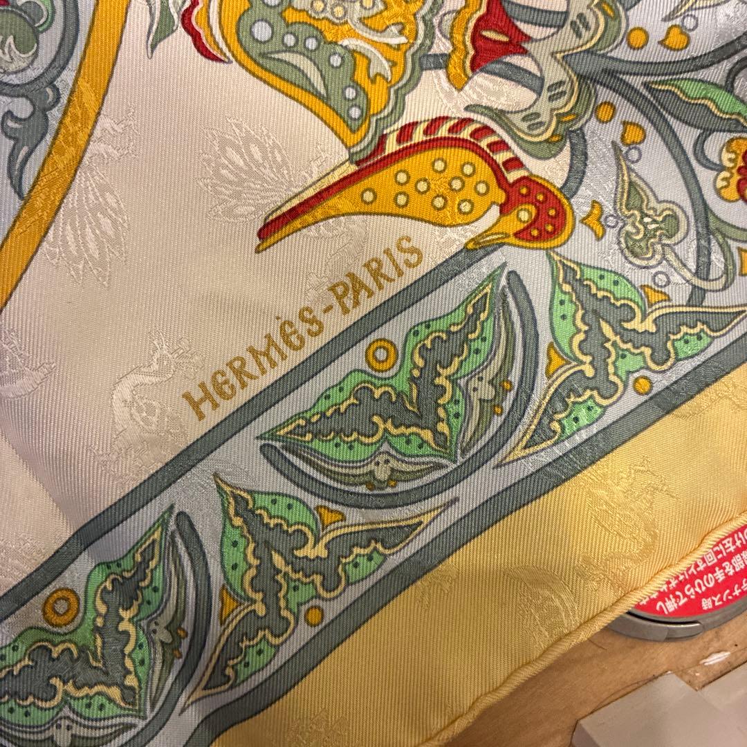 HERMES 装飾的なパターン カレ90 スカーフ