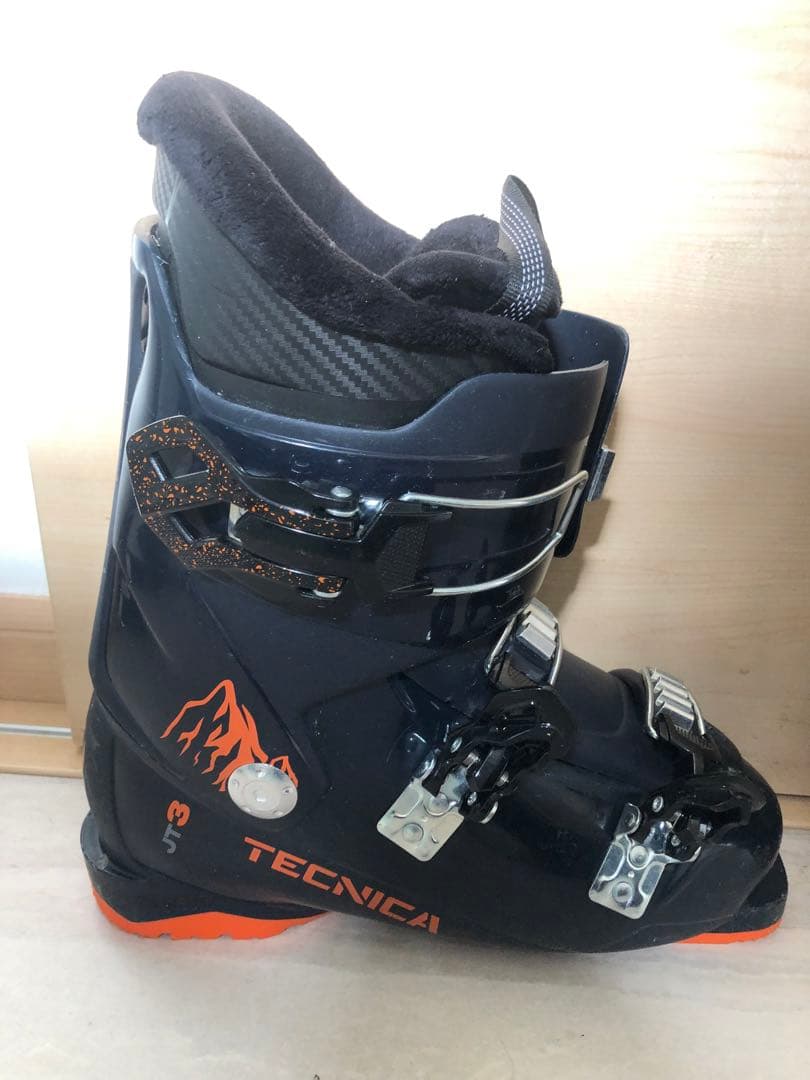 ドイツブランドのフォルクル　バインディング付きスキー板 とブーツのセット