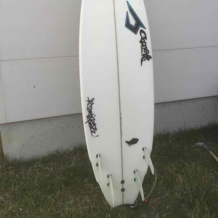 ジャスティス サーフボード 5.11f 【美品】