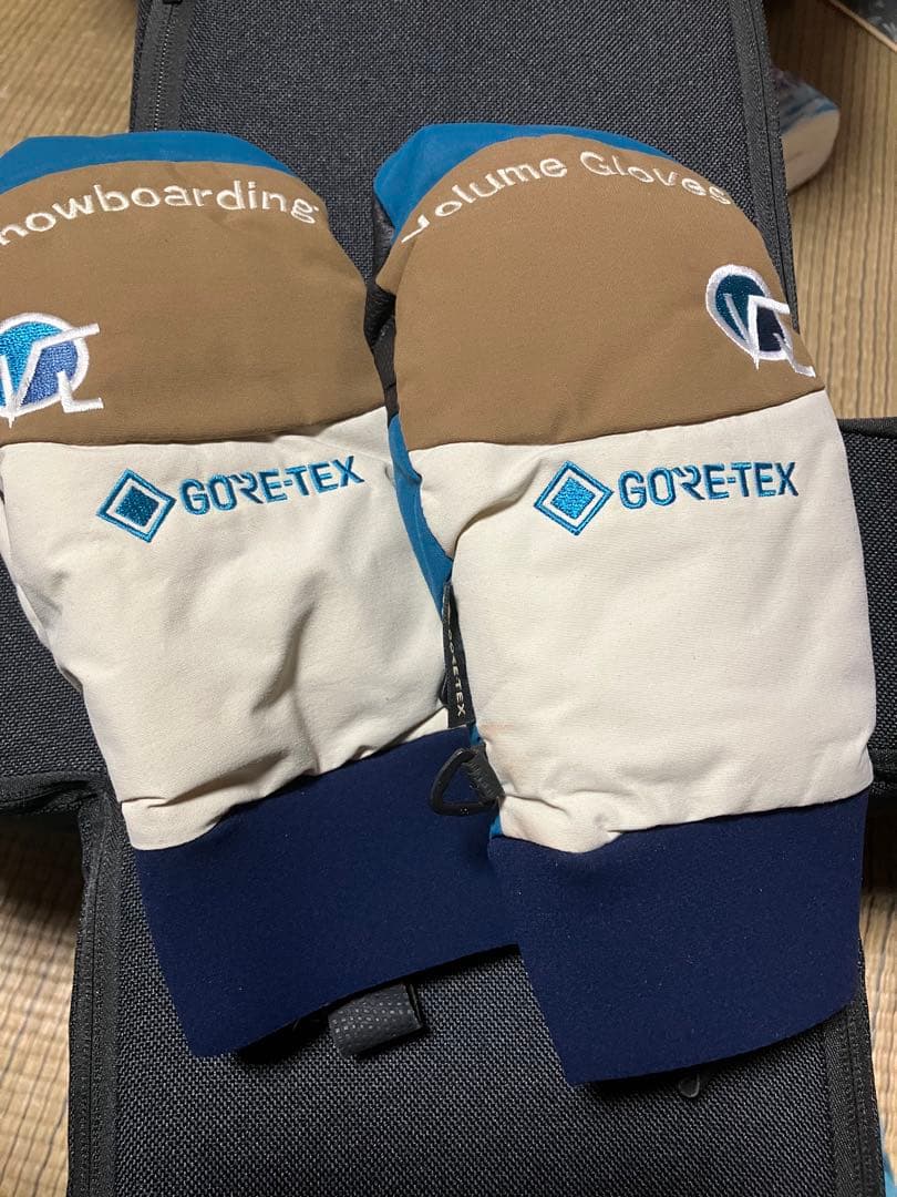 Volume Gloves kamikaze Mサイズ　スノーボード用グローブ
