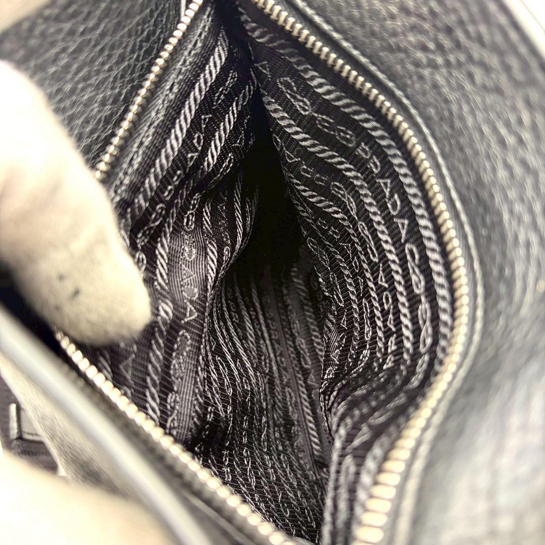 プラダ ショルダーバッグ ヴィッテロ レザー ロック ブラック