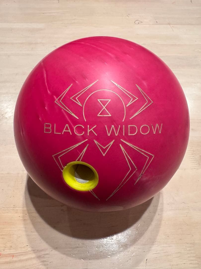 BLACK WIDOW ピンクパール ボウリングボール