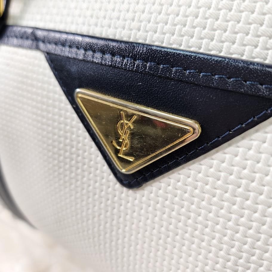 【希少】イヴサンローラン ハンドバッグ 三角ロゴ ホワイト 筒形