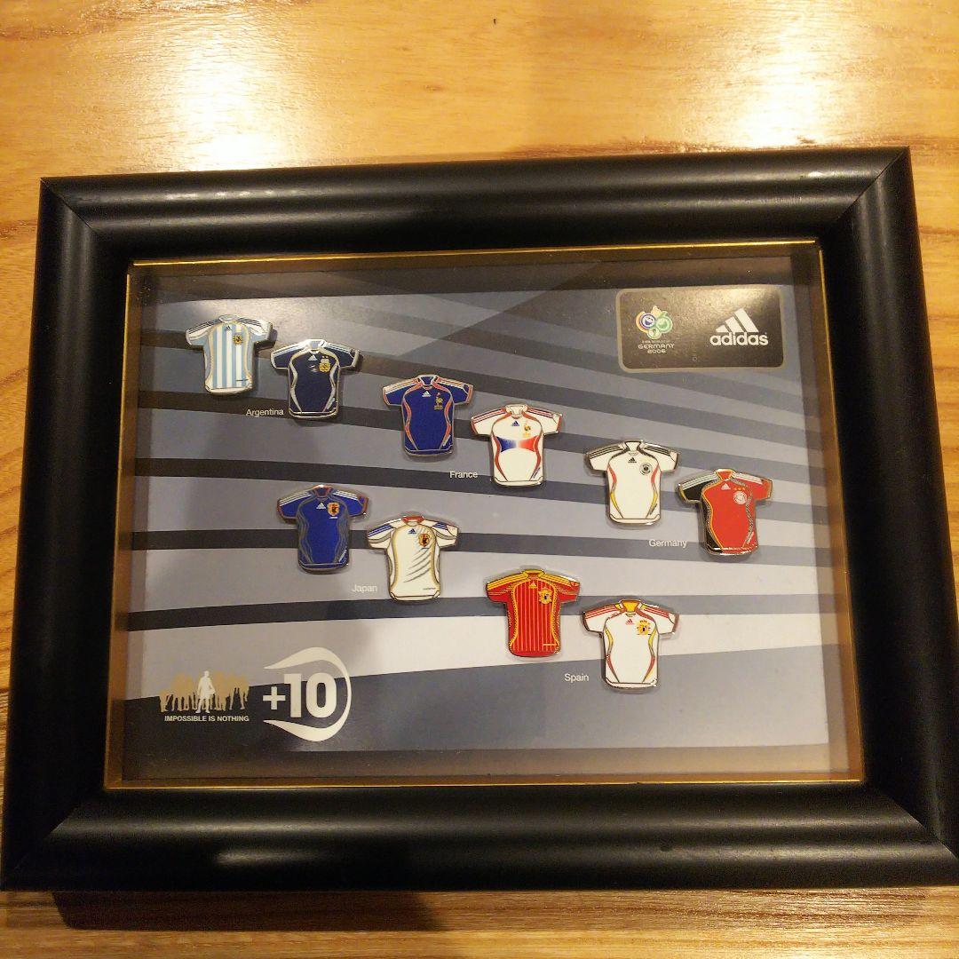 2006ワールドカップ出場国ユニフォームピンバッジセット