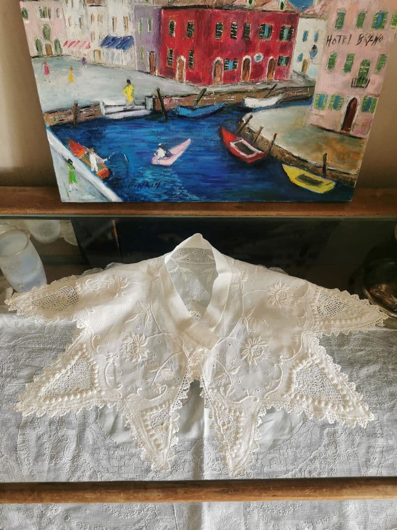 アンティークフランス 9片の花弁 アイレット＆薔薇盛上げ刺繍 クロシェ編み付け襟