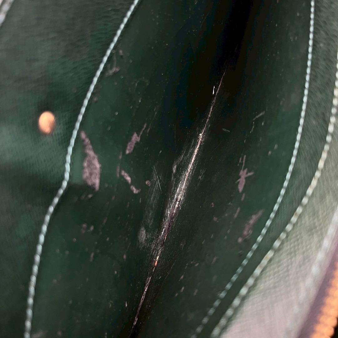 ルイヴィトン タイガ ポルトドキュマン ロザン エピセア　ビジネスバッグ 緑