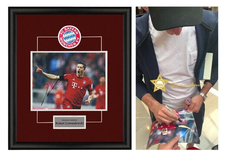 直筆サイン入り写真 ロベルト・レヴァンドフスキ FCバイエルン SA鑑定済