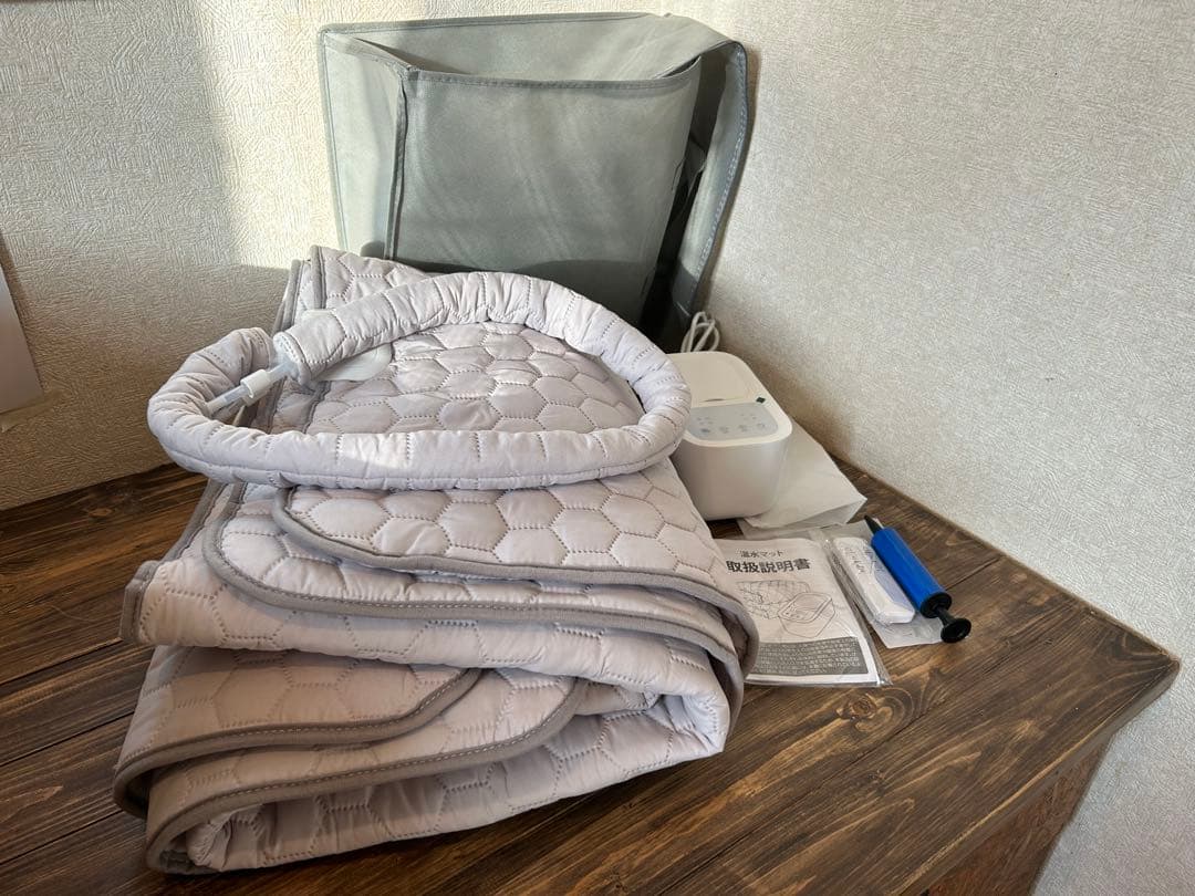 【値下げ】【新品未使用】電気温水マット。