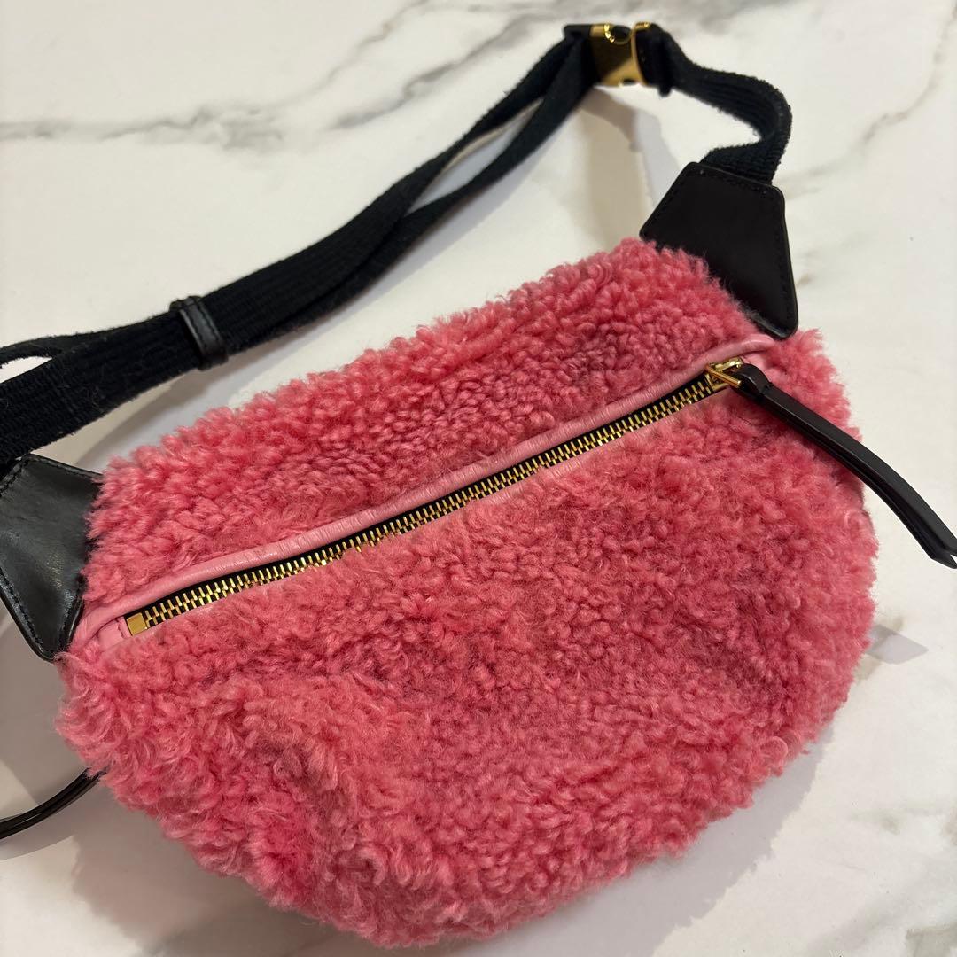 最終値下げ！MONCLER ボディバッグ