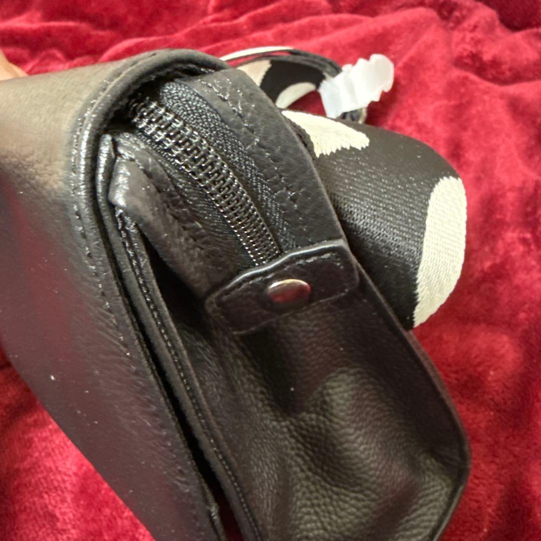 イアハピヨネ　《本革/軽量470g》柄ワイドテープショルダーバッグ/ボディバッグ