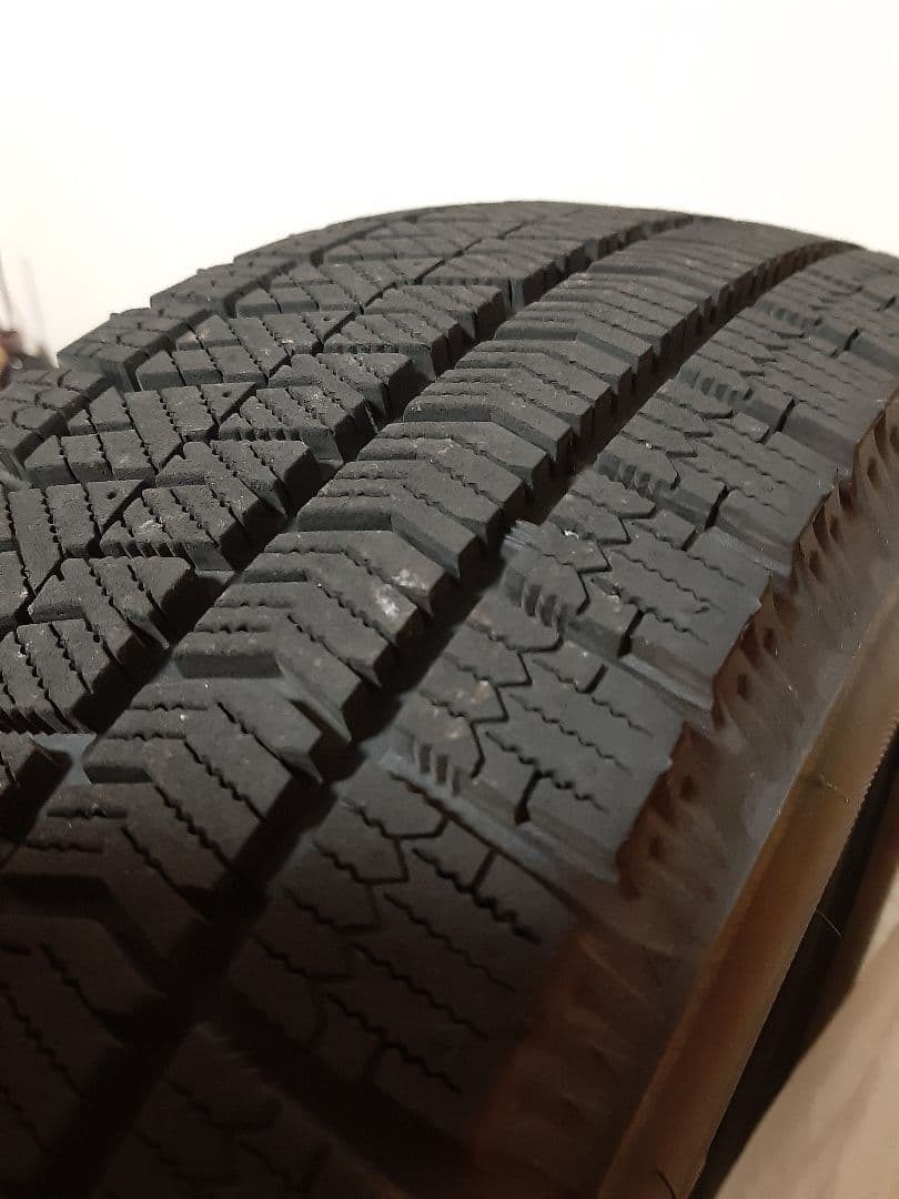 2023年製ブリジストン スタッドレス 175/65R15 4本 千葉近郊手渡可