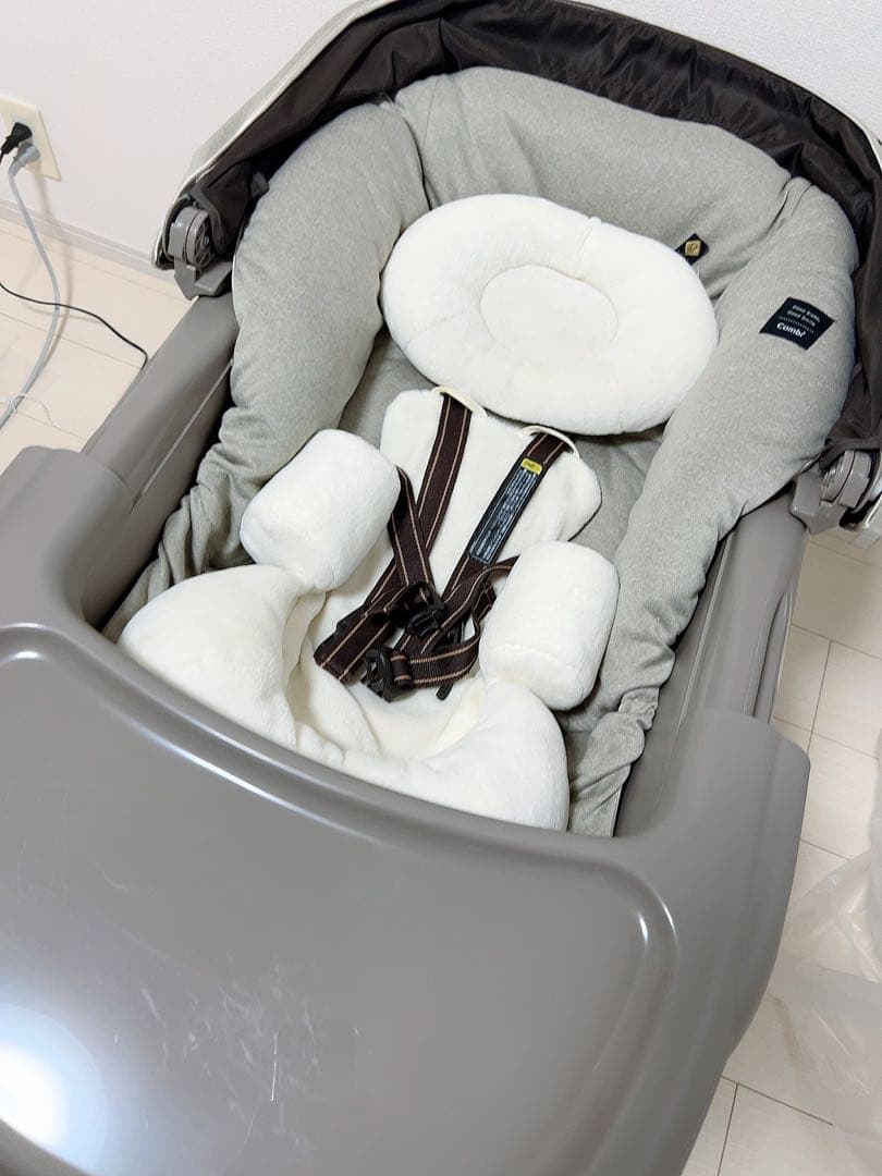 Combi 電動　ベビーラック ネムリラ　グレー