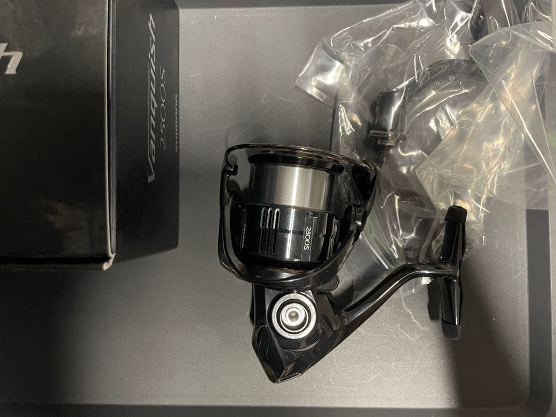 【極美品】　希少SHIMANO シマノ　19ヴァンキッシュ2500S 送料無料
