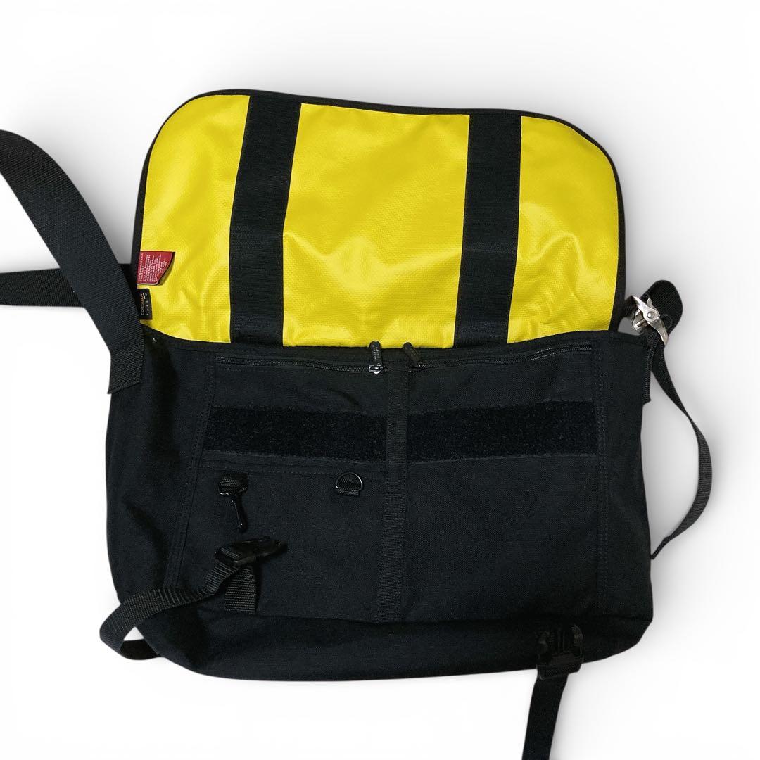 ほぼ新品　定価2万 A3収納 防水 マンハッタンポーテージ メッセンジャーバッグ