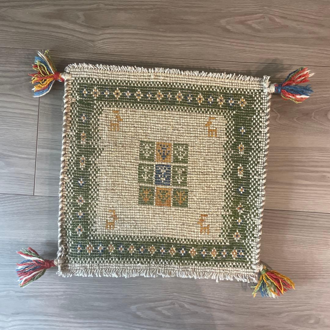 ギャッベ、ギャべ、座布団四