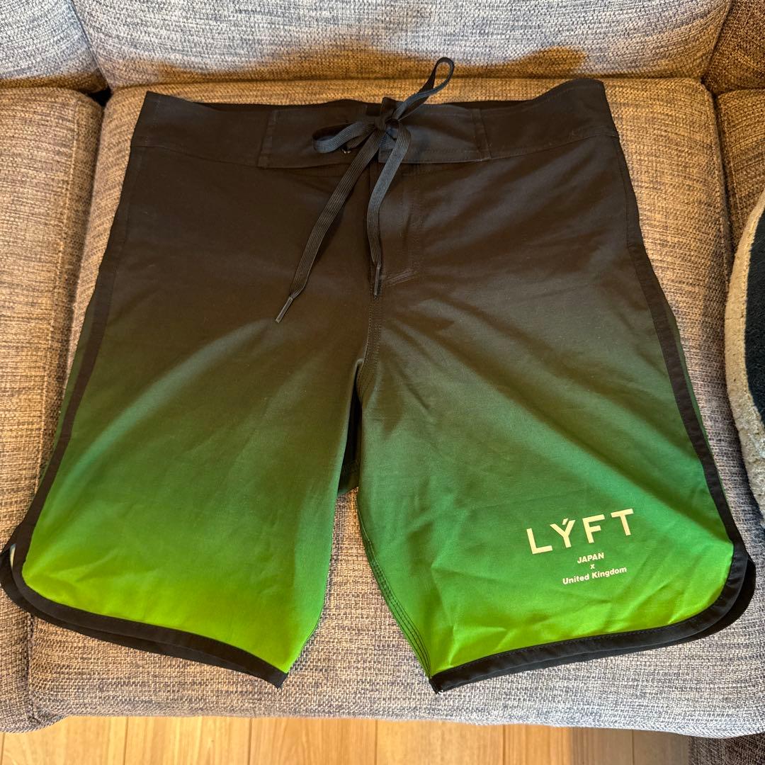 【値下げしました！】LYFT 水着 Sサイズ ブラック・グリーン