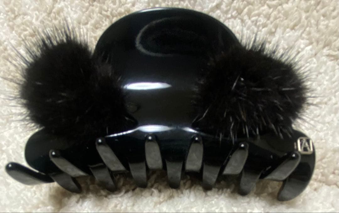 アレクサンドル ドゥ パリファー付きヘアクリップブラック